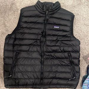 Men’s extra large puffer, Patagonia black vest